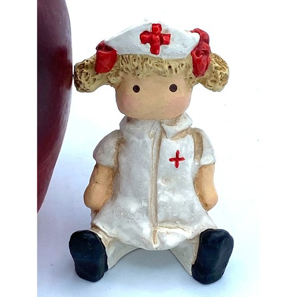 Red Cross Nurse Resin Statue Miniature /Date 9/91 Number 1584 - Picture 2 of 9